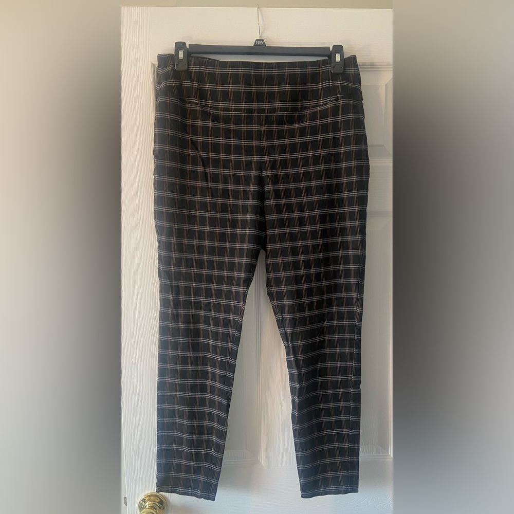 Checkered Crop Pants